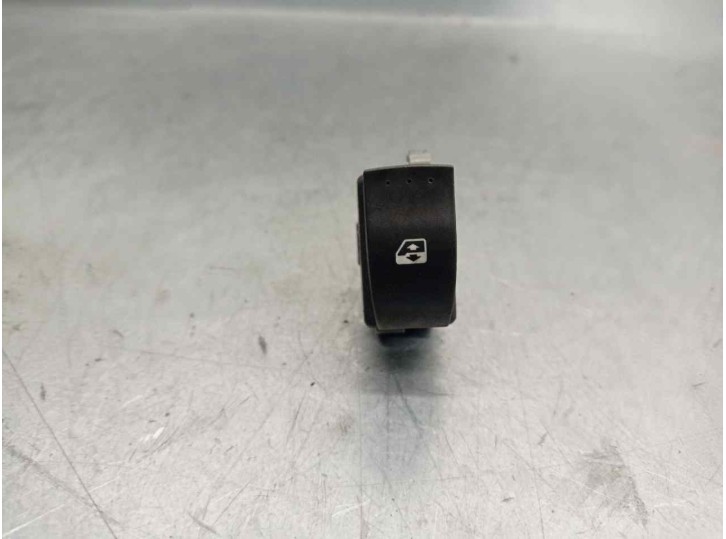 Recambio de mando elevalunas delantero derecho para renault kangoo 1.5 dci diesel fap referencia OEM IAM 4768092085  