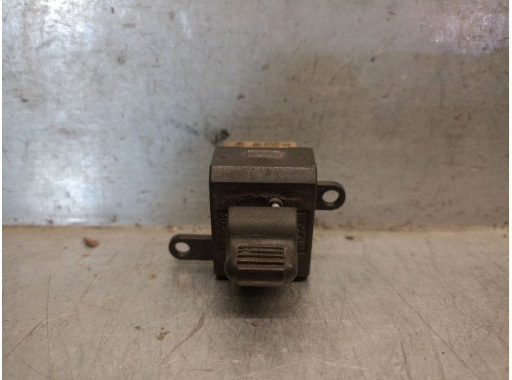 Recambio de mando elevalunas delantero derecho para chrysler voyager / grand voyager iii (gs_, ns_) 2.5 td referencia OEM IAM 46