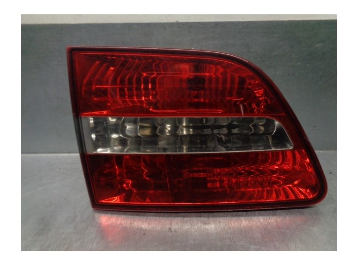 Replacement left rear light for Fiat Stilo Multi Wagon (192) 1.9 JTD 115 Active OEM IAM reference 51717943 DE PORTON 