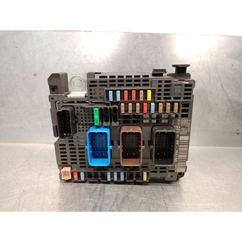 Recambio de caja reles / fusibles para citroën c4 picasso ii 1.6 bluehdi 120 referencia OEM IAM 9810296180  