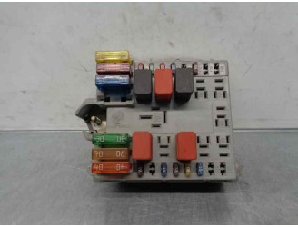 Recambio de caja reles / fusibles para fiat punto berlina (188) 1.2 cat referencia OEM IAM 46766769 