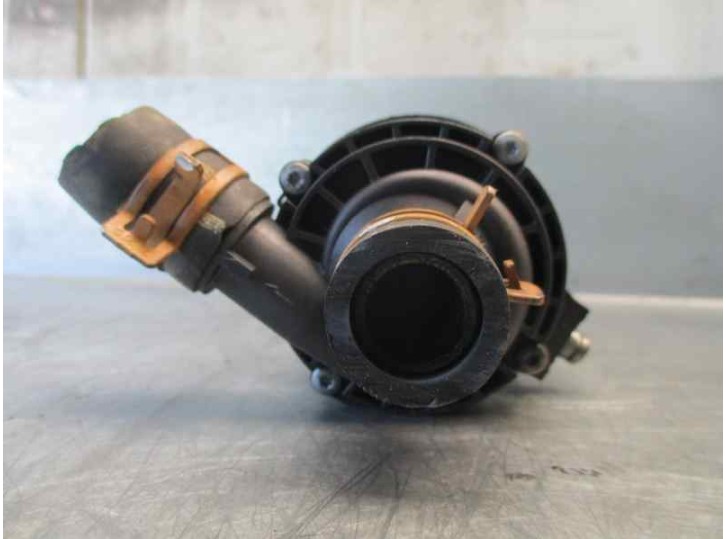 Recambio de bomba agua para opel movano b kasten/combi 2.3 cdti referencia OEM IAM  0392023000 BOSCH