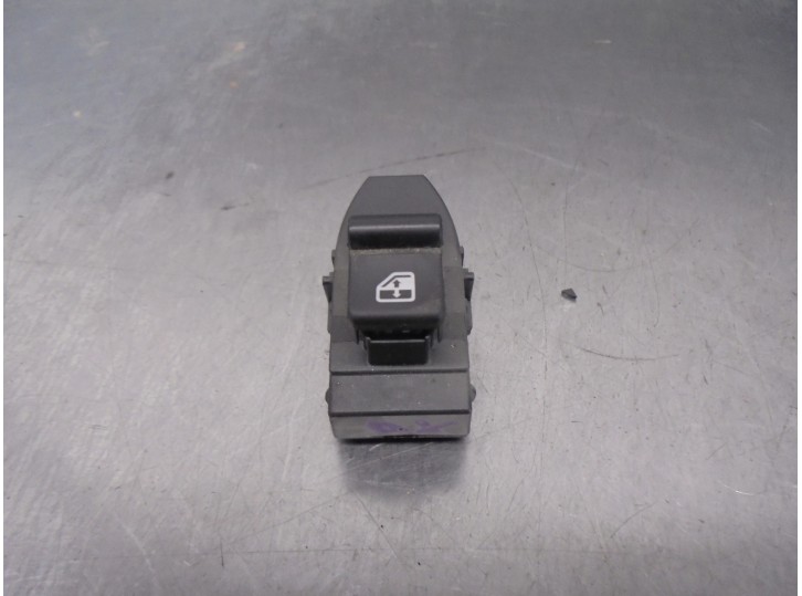 Recambio de mando elevalunas trasero derecho para alfa romeo giulietta (191) 2.0 jtdm cat referencia OEM IAM 156095714  