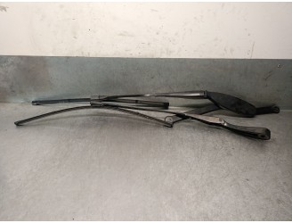 Recambio de brazo limpia delantero derecho para mercedes-benz glc (x253) 220 d 4-matic (253.905, 253.903) referencia OEM IAM A25