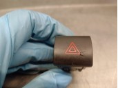Replacement hazard warning switch for Alfa Romeo Giulietta (191) 2.0 JTDM CAT OEM IAM reference 156093736 156093736 