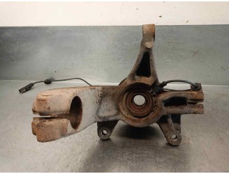 Recambio de mangueta delantera derecha para renault megane ii classic berlina 1.9 dci diesel referencia OEM IAM 8200297033  