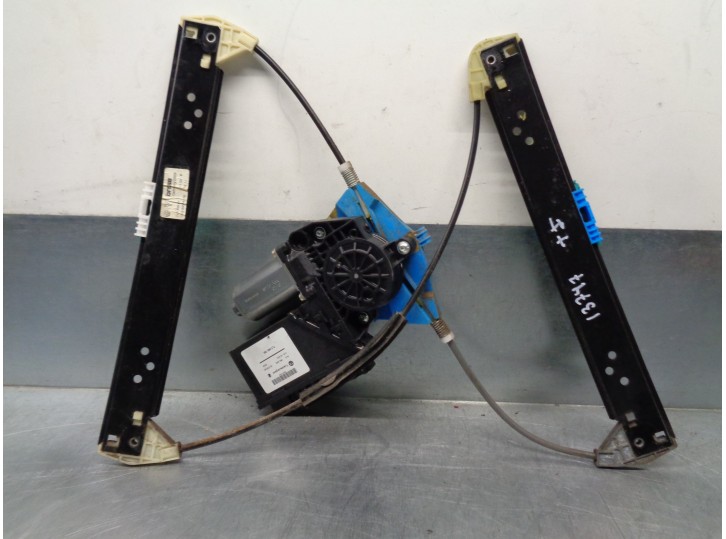 Replacement rear left window regulator for Porsche Cayenne (Typ 9PA) S OEM IAM reference 7L0959795 38 PINS 5 DOORS