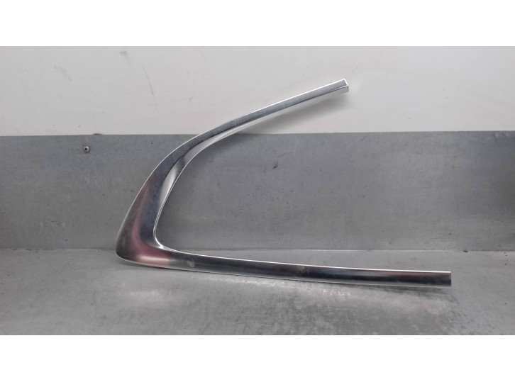 Recambio de molduras traseras para bmw serie 5 gran turismo (f07) 530d xdrive referencia OEM IAM 51357196419  