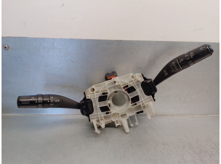 Recambio de mando luces para subaru legacy familiar/outback b13 (bp) 3.0 cat referencia OEM IAM 83111AG140  