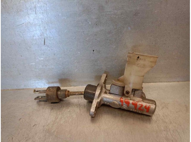 Recambio de bomba embrague para toyota hilux 2.4 d (78cv/58kw) referencia OEM IAM 3141035270  