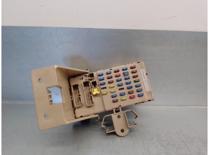 Recambio de caja reles / fusibles para subaru legacy familiar/outback b13 (bp) 3.0 cat referencia OEM IAM 82201AG010  