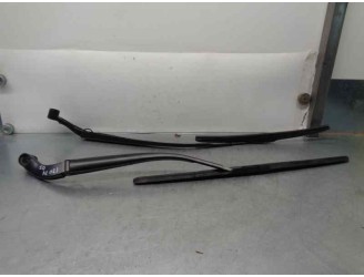 Recambio de brazo limpia delantero derecho para mazda 3 lim. () 2.0 cat referencia OEM IAM BHS367321 BHS267321 