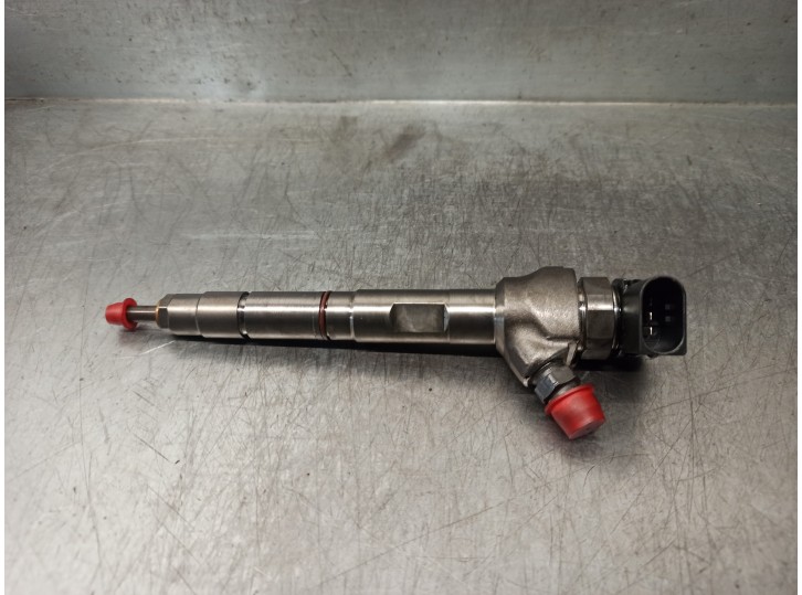 Recambio de inyector para skoda superb combi (3v5) 2.0 tdi referencia OEM IAM 05L130277E 0445110835 BOSCH