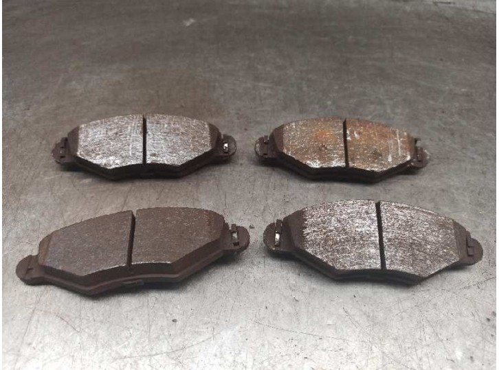 Recambio de pastillas de freno para peugeot 206 berlina 1.4 referencia OEM IAM  0986494039 BOSCH