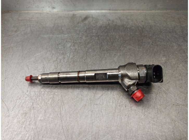 Recambio de inyector para skoda superb combi (3v5) 2.0 tdi referencia OEM IAM 05L130277E 0445110835 BOSCH