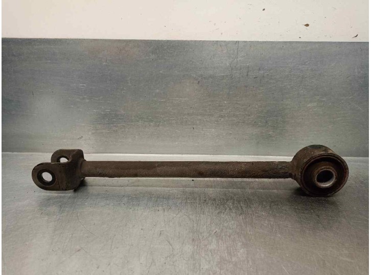 Replacement rear right lower suspension arm for Hyundai Santa Fe (BM) 2.2 CRDi CAT OEM IAM reference 551002B100 