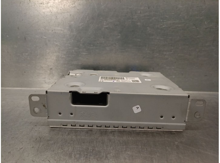 Replacement audio system / CD radio for Opel Combo E Tour / Life (K9) 1.5 OEM IAM reference 9834033880 A3C0243190001 CONTINE