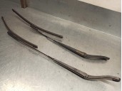 Recambio de brazo limpia delantero derecho para ford c-max edition referencia OEM IAM 1899696 AM5117526AB 