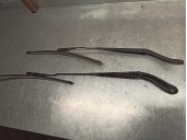 Recambio de brazo limpia delantero derecho para ford c-max edition referencia OEM IAM 1899696 AM5117526AB 