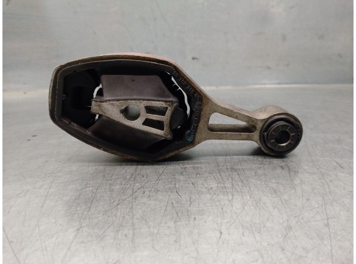 Replacement engine mount for Citroën C3 III (SX) 1.2 VTi 82 OEM IAM reference 9810221880 