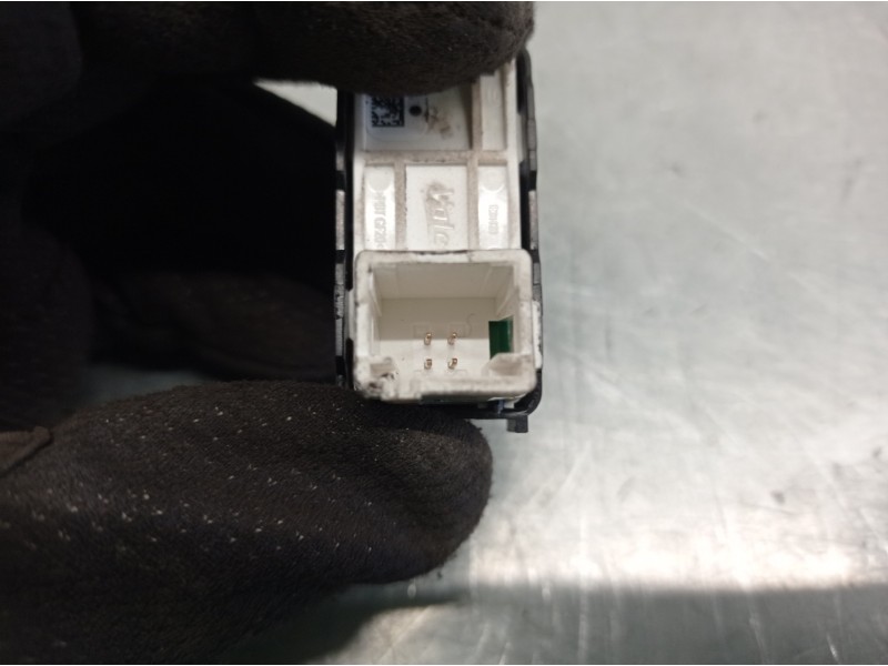 Recambio de mando elevalunas trasero derecho para peugeot 308 active referencia OEM IAM 96762292ZD  