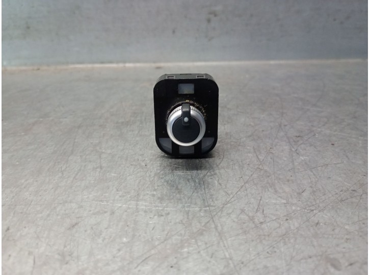 Recambio de mando retrovisor para audi a3 sportback (8va, 8vf) 1.6 tdi referencia OEM IAM 8V0959565M 8V0959565M 