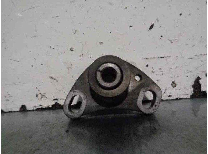 Recambio de soporte motor derecho para volvo s80 berlina 2.5 d referencia OEM IAM 9203967  