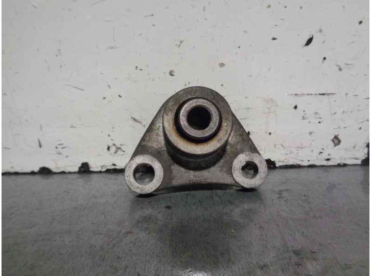 Recambio de soporte motor izquierdo para volvo s80 berlina 2.5 d referencia OEM IAM 9203968  