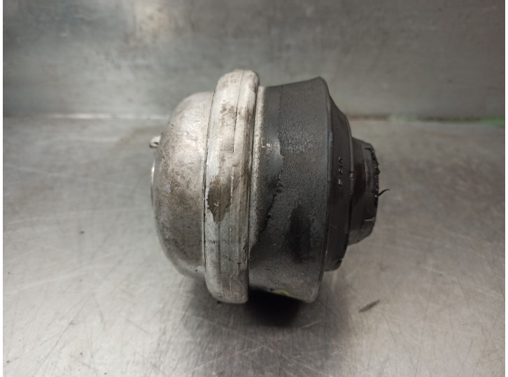 Replacement left engine mount for Mercedes-Benz E-Class (W124) saloon E 230 (124.023) OEM IAM reference 2012404317 