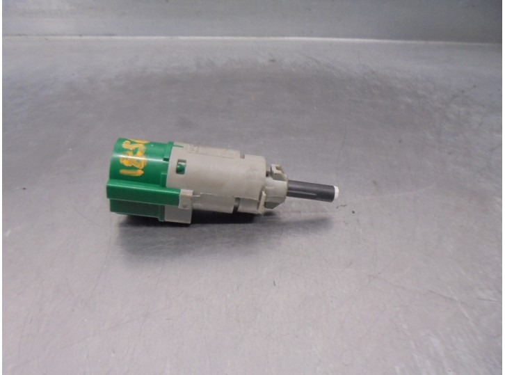 Recambio de interruptor para citroën c3 iii (sx) 1.2 vti 82 referencia OEM IAM 9818232480 