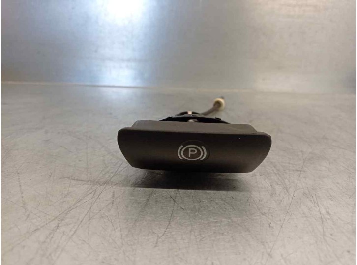 Recambio de palanca freno de mano para volvo xc90 2.4 diesel cat referencia OEM IAM 8683963 