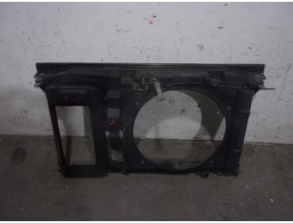 Recambio de calandra delantera de radiador para citroën c4 berlina 1.6 16v hdi referencia OEM IAM 7104V2 DE FIBRA CON CERRADURA 