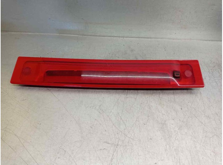 Recambio de luz central de freno para volvo xc90 2.4 diesel cat referencia OEM IAM 30764803 