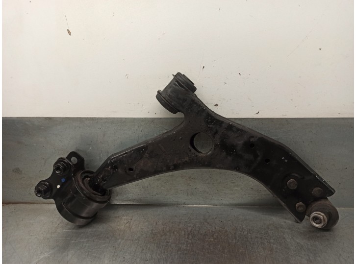 Replacement front right lower suspension arm for Volvo C30 1.6 Diesel CAT OEM IAM reference 31277465 
