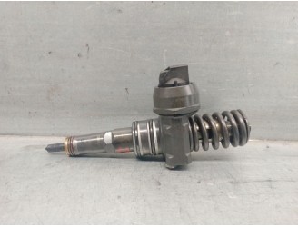 Recambio de inyector para volkswagen polo (9n1) 1.4 16v referencia OEM IAM 045130073T 0414720035 BOSCH
