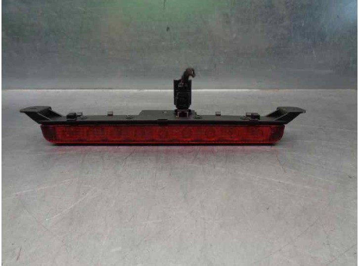 Recambio de luz central de freno para chevrolet aveo sedán ltz referencia OEM IAM 96831000 