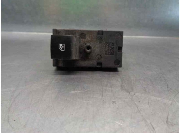 Recambio de mando elevalunas trasero izquierdo para chevrolet aveo sedán ltz referencia OEM IAM 95460076 
