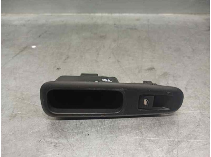 Recambio de mando elevalunas trasero izquierdo para peugeot 3008 1.6 e-hdi fap referencia OEM IAM 96759764ZD 
