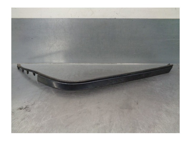 Recambio de cerquillo faro para mercedes-benz clase c (w202) berlina 1.8 16v cat referencia OEM IAM A2028260577 