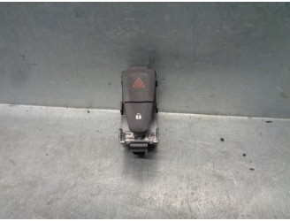 Replacement hazard warning switch for Dacia Sandero II 1.0 TCE 100 (B8ML) OEM IAM reference 252905668R E3160102 VALEO