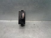 Replacement hazard warning switch for Dacia Sandero II 1.0 TCE 100 (B8ML) OEM IAM reference 252905668R E3160102 VALEO