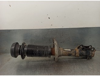 Replacement front right shock absorber for Seat Inca (6K9) 1.9 SDI OEM IAM reference 6K0413031G 