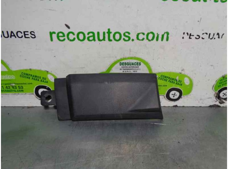 Recambio de molduras traseras para mercedes-benz sprinter iii furgón fwd 2.1 cdi cat referencia OEM IAM A9068802871  