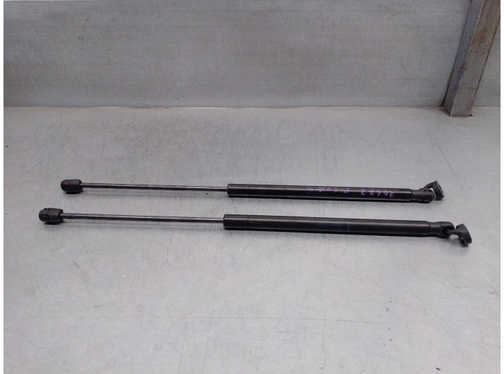 Replacement trunk / tailgate struts for Renault Megane Grand Tour OEM IAM reference 8200135264 