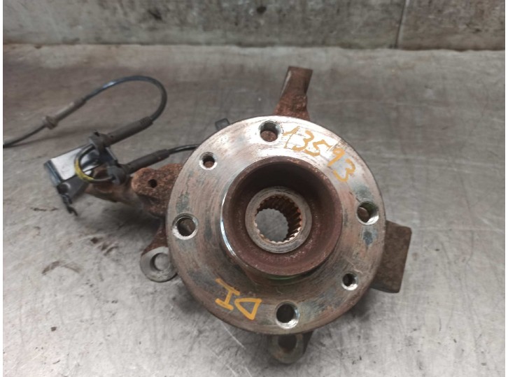 Front left steering knuckle replacement part for Dacia Sandero II 0.9 TCe CAT OEM IAM reference 400155389R 