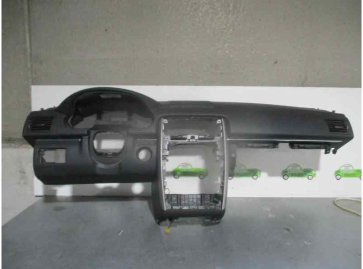 Recambio de salpicadero para mercedes-benz clase b (w245) 2.0 cdi cat referencia OEM IAM  NEGRO 