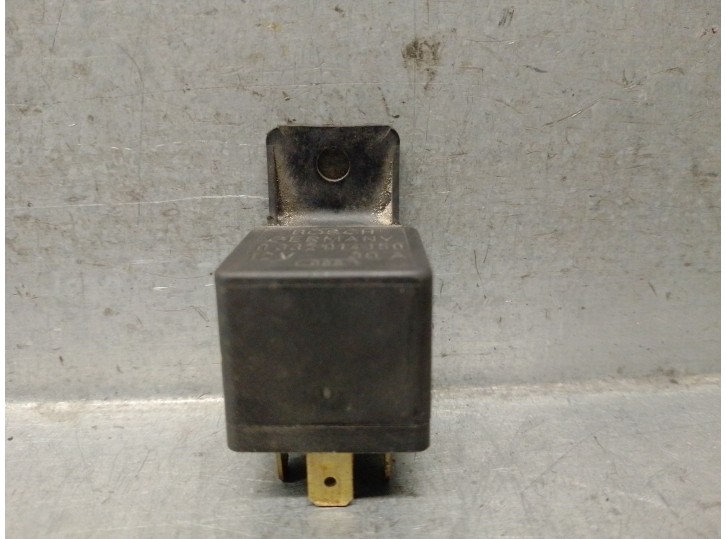 Recambio de rele para seat seat 131 supermiraflori seat 131 referencia OEM IAM SEAT 131  0332014150 BOSCH