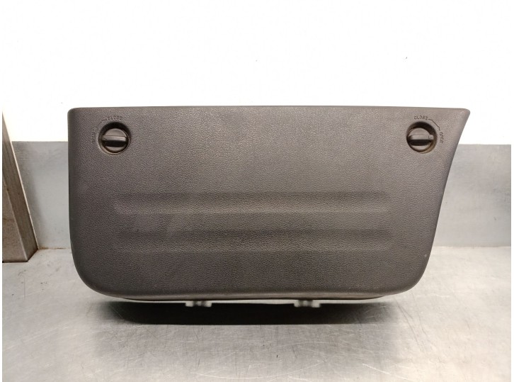 Replacement trim for Hyundai H350 Van 2.5 CRDi OEM IAM reference 8237559010 