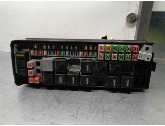 Recambio de caja reles / fusibles para land rover range rover sport 2.7 td v6 cat referencia OEM IAM 301047600 490000126 