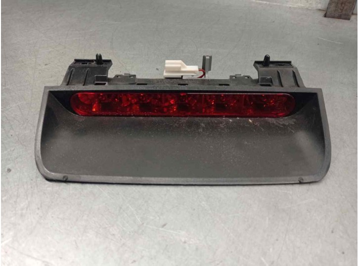 Replacement center brake light for Chevrolet Lacetti 1.6 Cat OEM IAM reference 96551214 